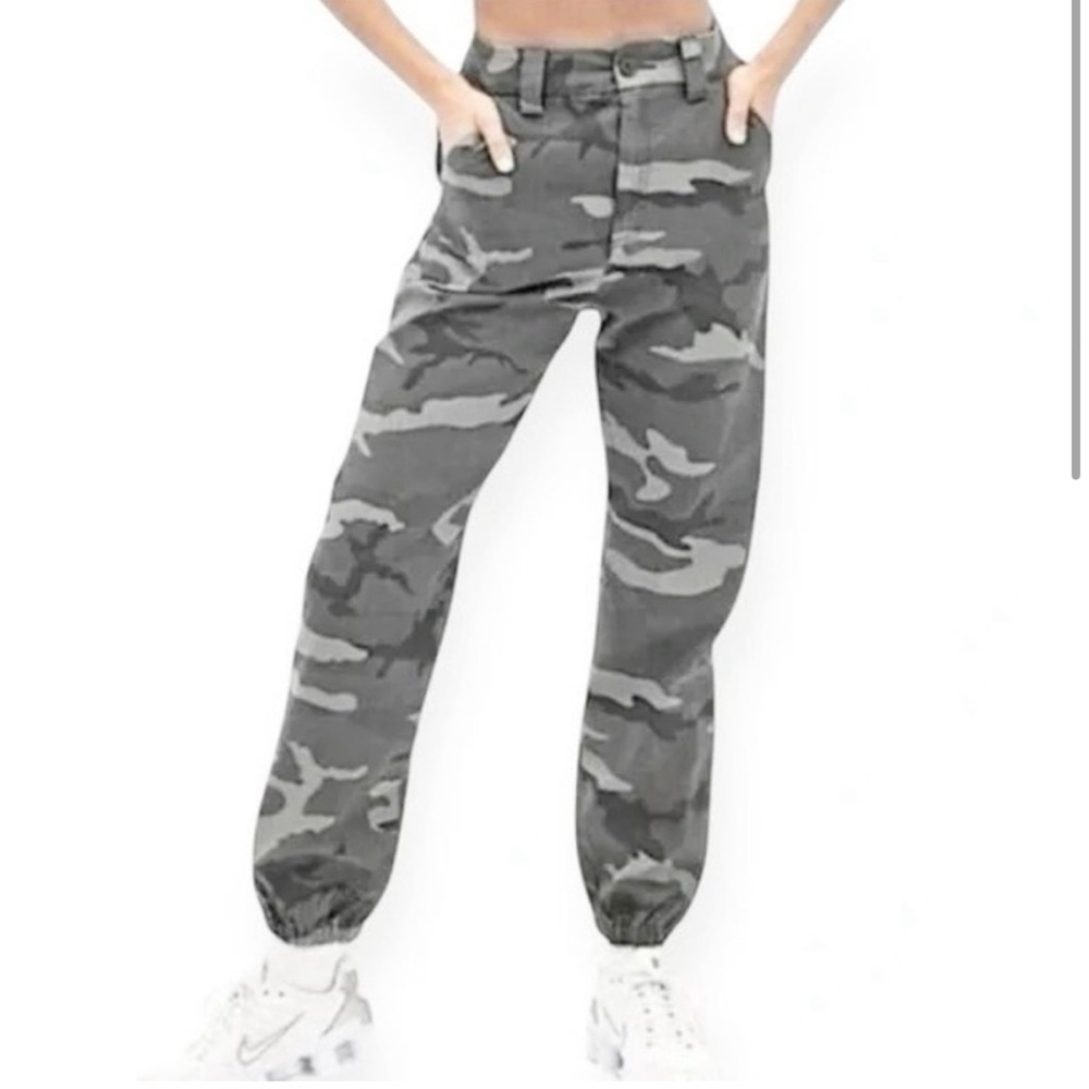 TNA Grey Camouflage Pants Size Small